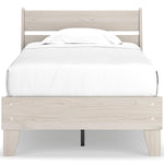 Lit simple Solene en bois clair avec tête de lit à lattes et sommier blanc par TOCO Meubles