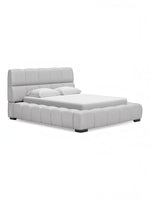 Grand lit TOCO Meubles Sofia gris clair en tissu texturé avec tête de lit capitonnée moderne et confortable