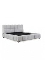 Très grand lit TOCO Meubles Sofia gris clair avec capitonnage profond en tissu texturé moderne et élégant