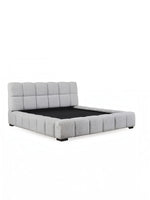 Très grand lit TOCO Meubles Sofia gris clair avec capitonnage profond en tissu texturé moderne et élégant
