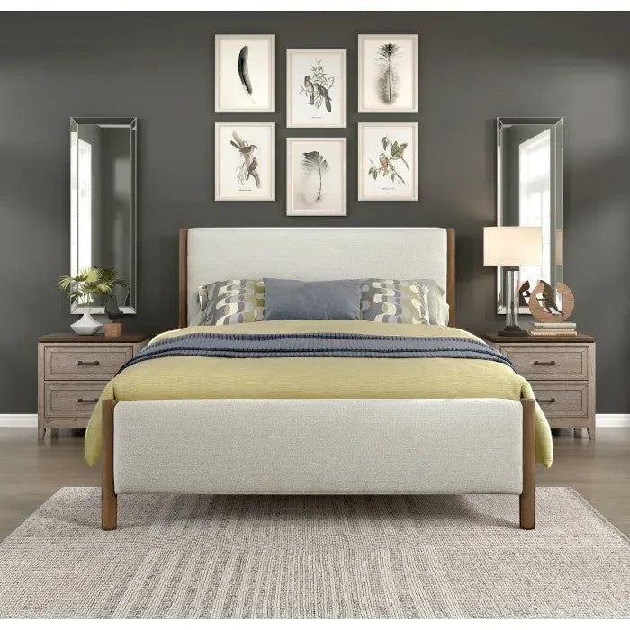 TOCO Meubles Grand lit Zavian en tissu chenille beige avec montants en bois de chêne, design moderne.