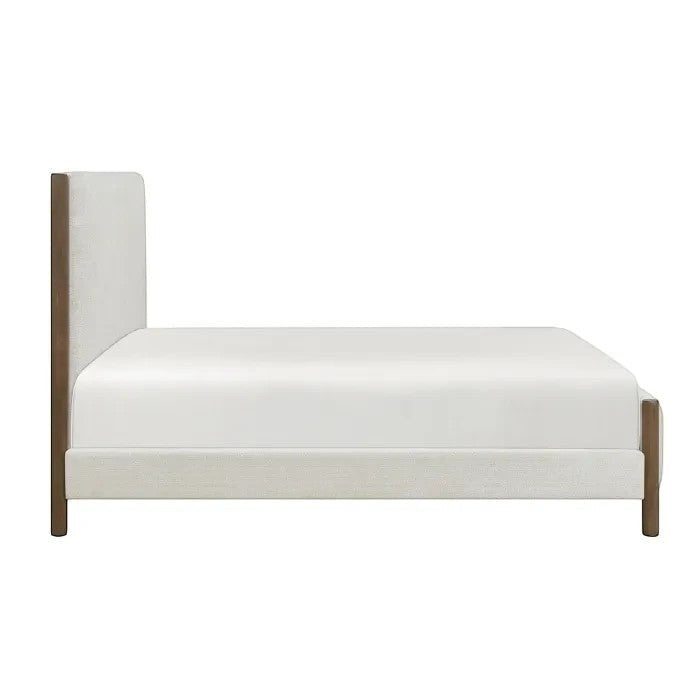 Lit plateforme Zavian TOCO Meubles en tissu chenille beige avec montants en bois de chêne, design moderne.