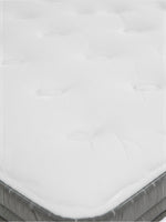 Matelas blanc TOCO Meubles BackCare Quintet avec finition capitonnée luxueuse et texture douce