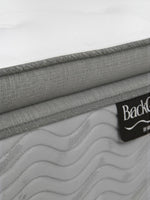 Gros plan sur le matelas TOCO Meubles BackCare Quintet avec finition grise texturée et coutures de qualité supérieure.