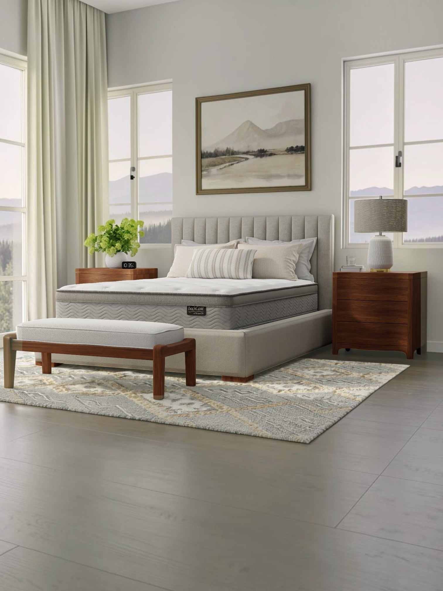 Matelas BackCare Trio Simple XL de TOCO Meubles avec ressorts ensachés et mousse gel dans une chambre élégante