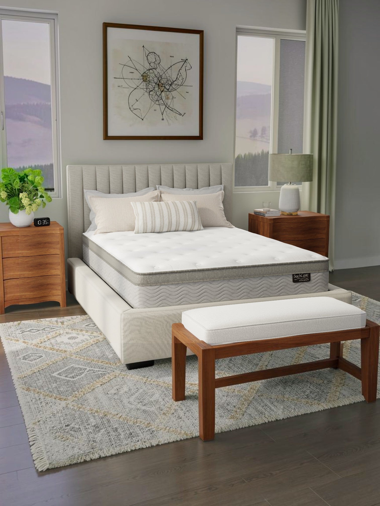 Matelas BackCare Trio TOCO Meubles avec dessus coussinet et ressorts ensachés dans une chambre moderne et lumineuse