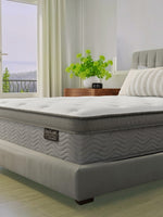 Matelas BackCare Trio TOCO Meubles avec dessus coussinet, ressorts ensachés et mousse gel dans une chambre moderne.