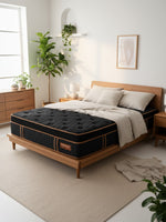 Matelas hybride TOCO Meubles Copper Sleep ET noir avec plateau Euro Top, installé sur un cadre de lit en bois moderne.
