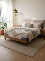 Matelas Ultra Firm TOCO Meubles ferme avec tissu rafraîchissant et mousse haute densité dans une chambre moderne