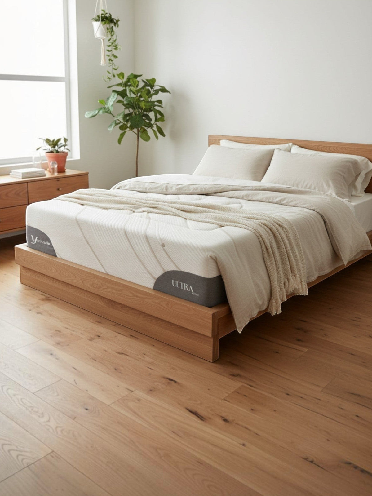 Matelas Ultra Firm TOCO Meubles ferme avec mousse haute densité et tissu rafraîchissant dans une chambre moderne