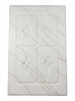 Matelas Ultra Plush TOCO Meubles blanc avec motif rayé et capitonnage, surface rafraîchissante en mousse gel