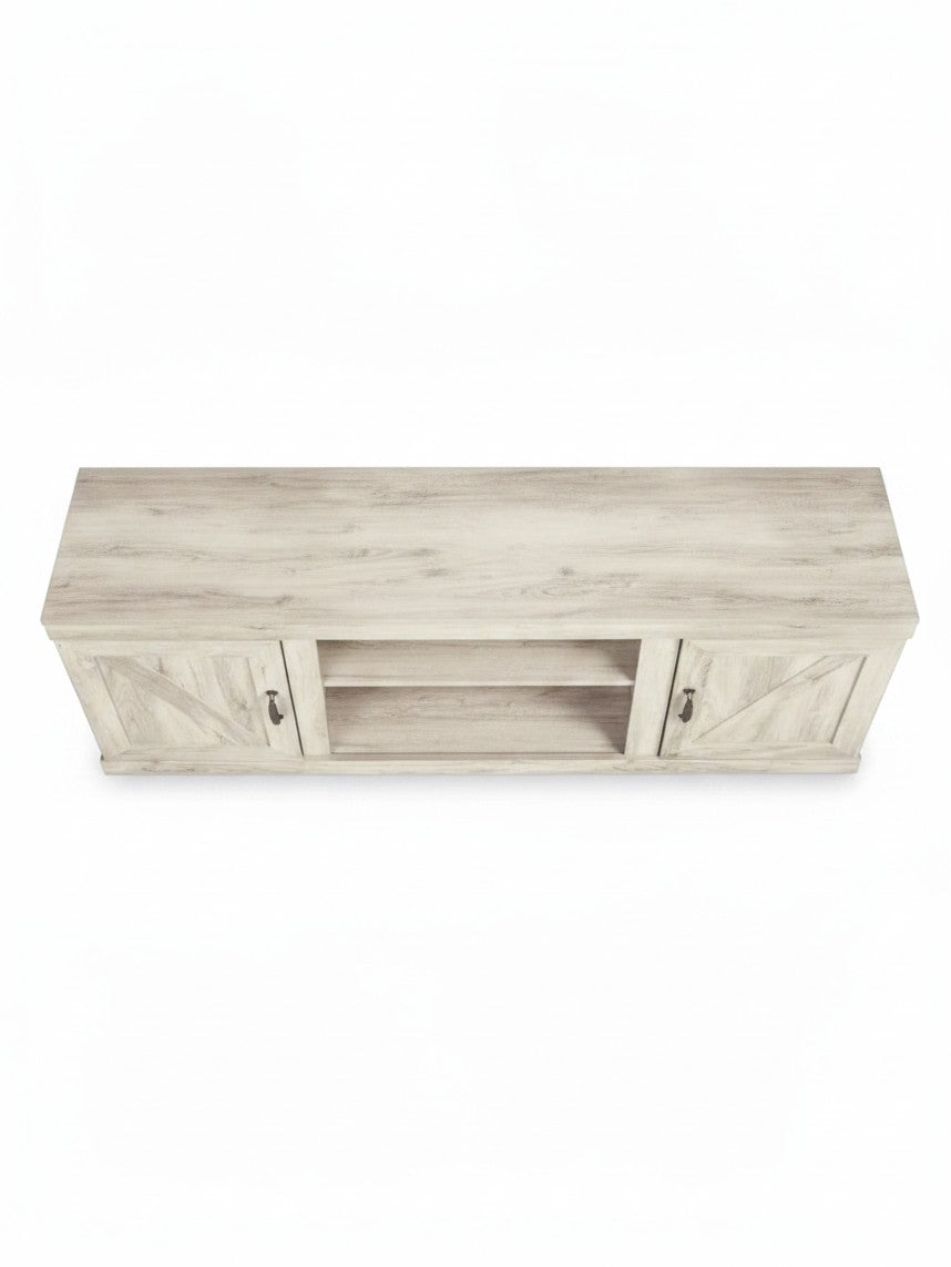Meuble télé TOCO Meubles Bella 60 pouces en bois au fini blanchi avec portes de style grange et étagères centrales