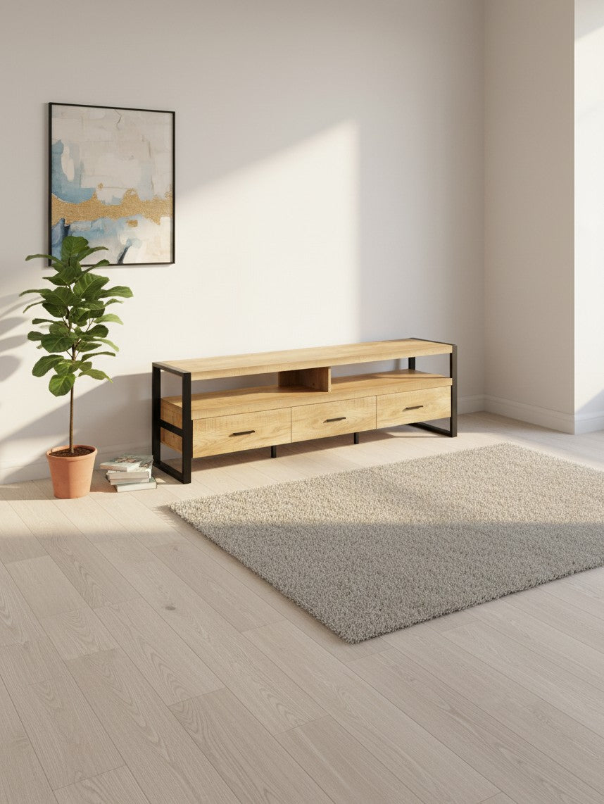 Meuble télé Mango 72 pouces TOCO Meubles en bois clair avec structure en métal noir et trois tiroirs de rangement