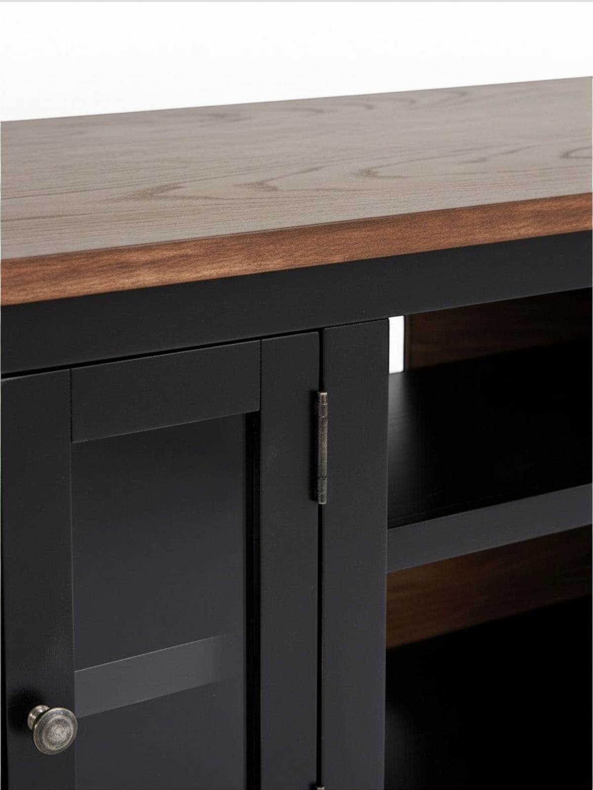Meuble télé TOCO Meubles Belmont 76 pouces avec finition bois brun et structure noire, vue rapprochée des portes