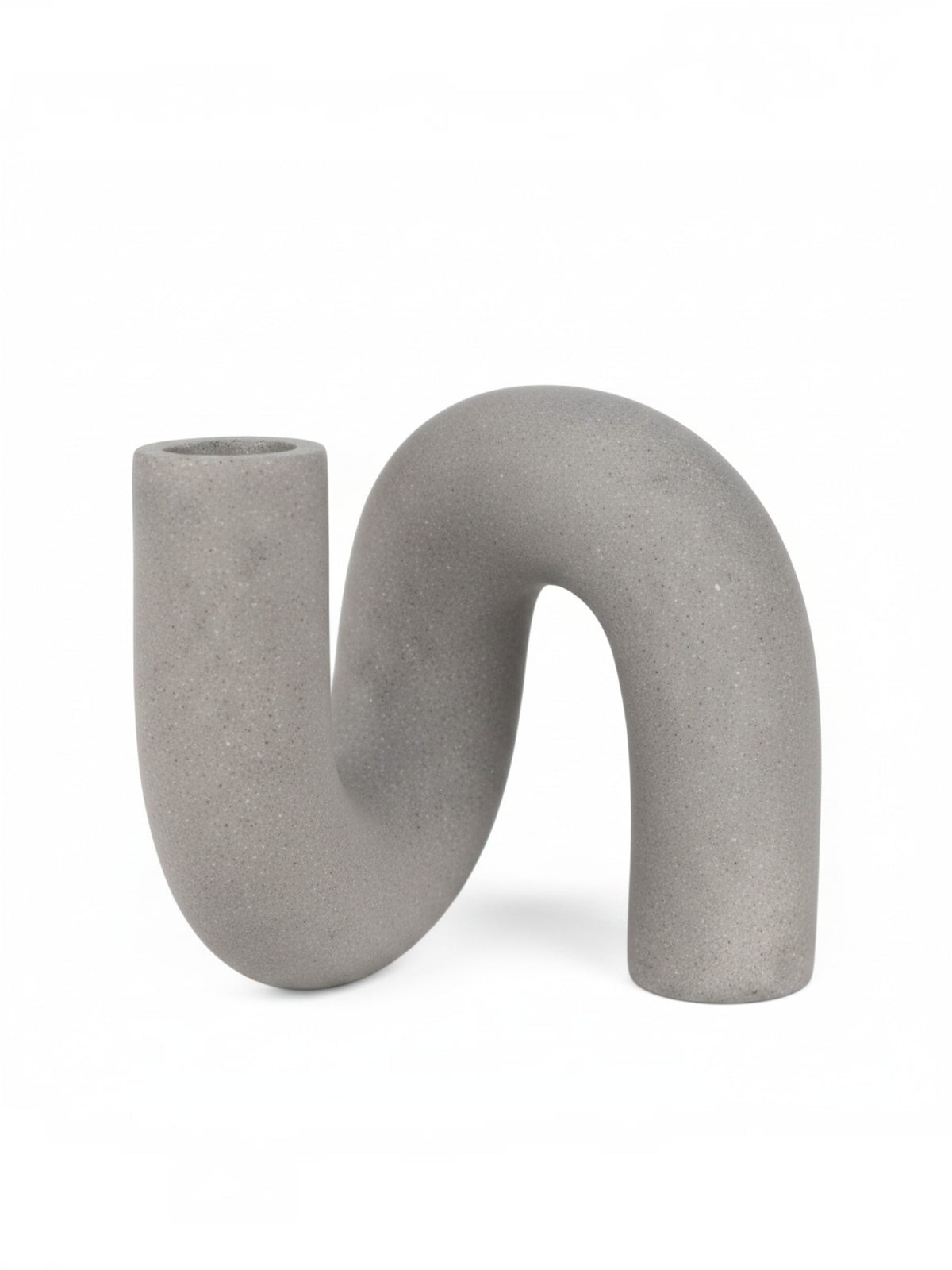 Objet décoratif TOCO Meubles Kailas en béton gris texturé avec une forme incurvée moderne et épurée