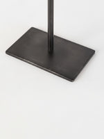 Base rectangulaire grise de l'objet décoratif TOCO Meubles Shaw II au design minimaliste et moderne
