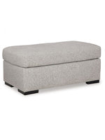 Ottoman Evan de TOCO Meubles rectangulaire en tissu gris clair avec pieds en bois foncé