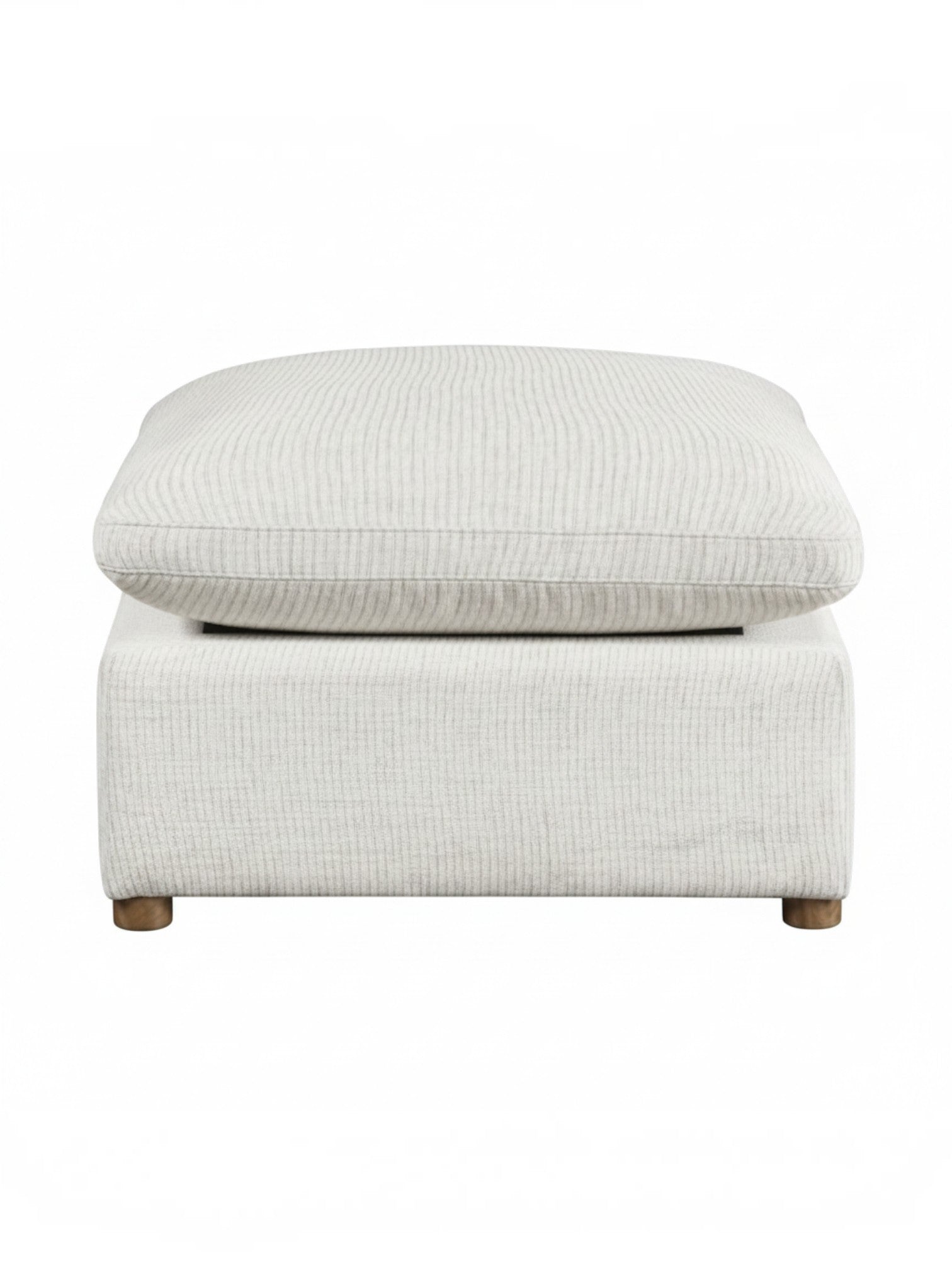 Ottoman Montrose de TOCO Meubles en tissu texturé beige clair avec pieds en bois, vue de face
