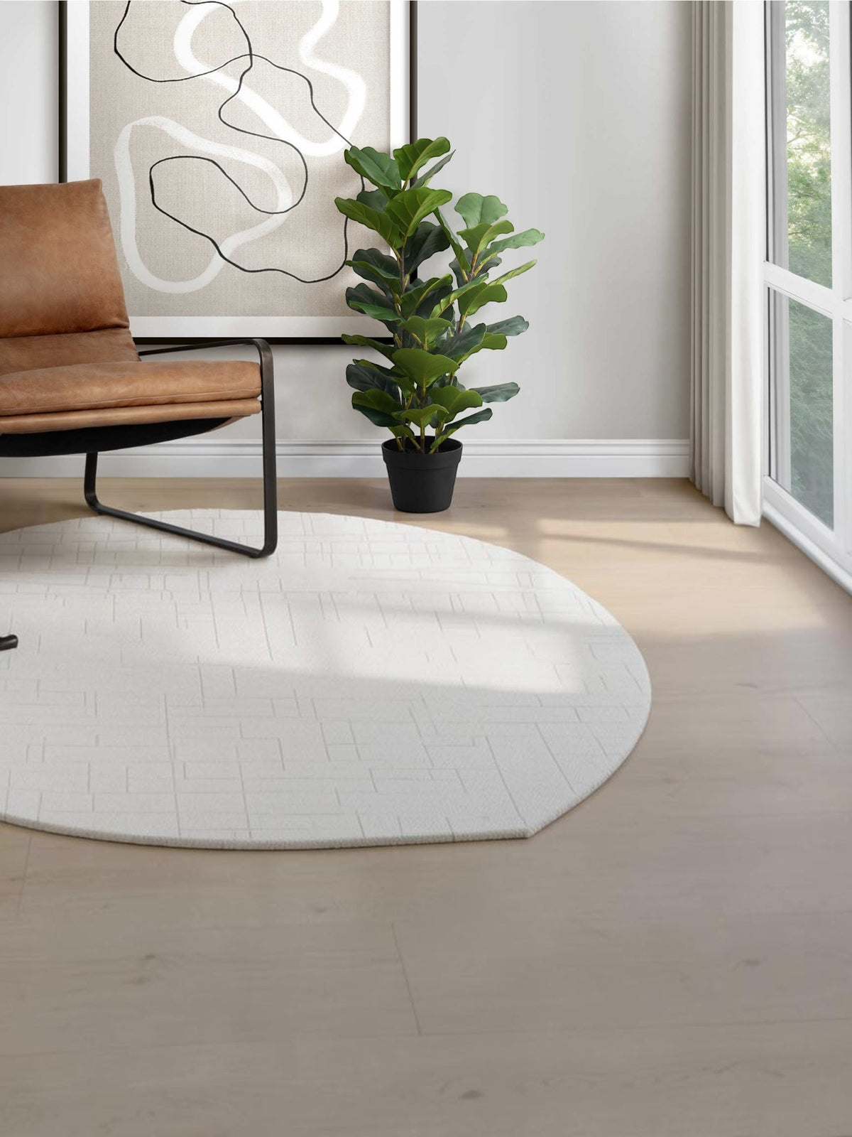 Plante artificielle Molly de TOCO Meubles avec feuillage vert dense et pot noir dans un salon moderne