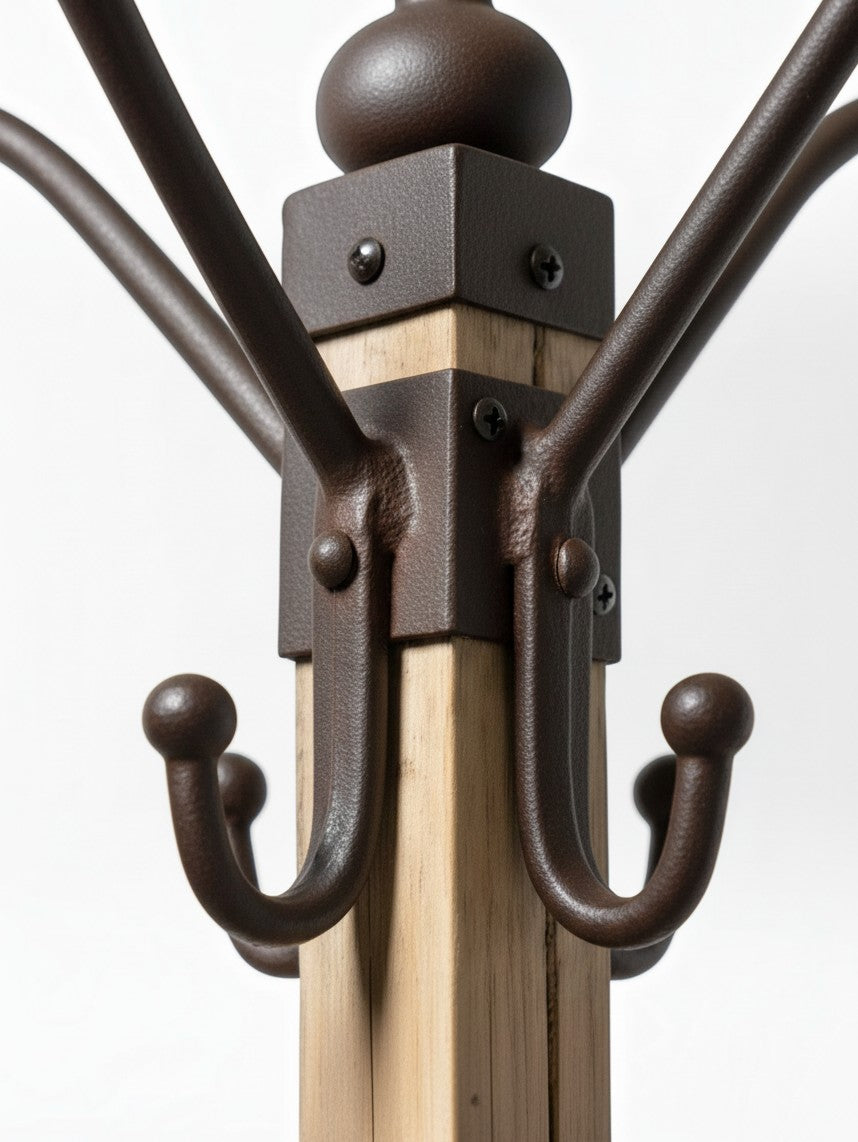 Porte-manteau TOCO Meubles Lamba avec crochets en métal noir et structure en bois clair pour une entrée contemporaine
