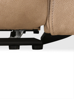 Gros plan sur le mécanisme inclinable électrique noir du sofa TOCO Meubles Lewis en cuir taupe texturé