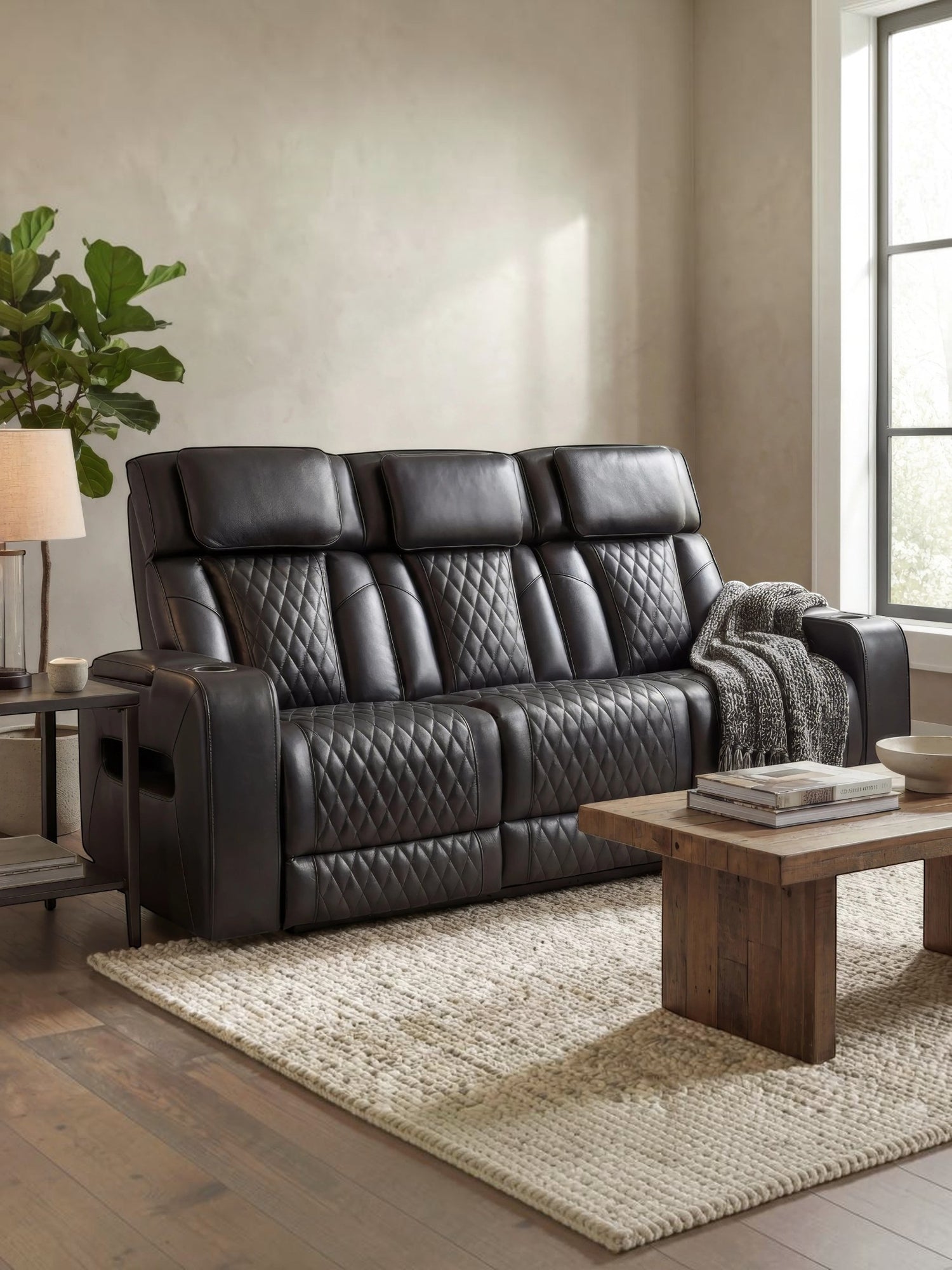 TOCO Meubles Sofa inclinable Warren noir capitonné en cuir avec porte-gobelets, idéal pour un salon.