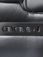 TOCO Meubles Warren sofa inclinable noir en cuir avec commandes intégrées et port USB.