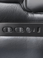 TOCO Meubles Warren sofa inclinable noir en cuir avec commandes intégrées et port USB.