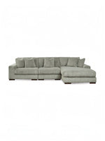 Sofa modulaire Manoa de TOCO Meubles en velours côtelé gris avec méridienne et coussins décoratifs