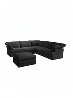 Sofa modulaire noir Luna de TOCO Meubles avec 5 sections et ottoman assorti au design contemporain et confortable