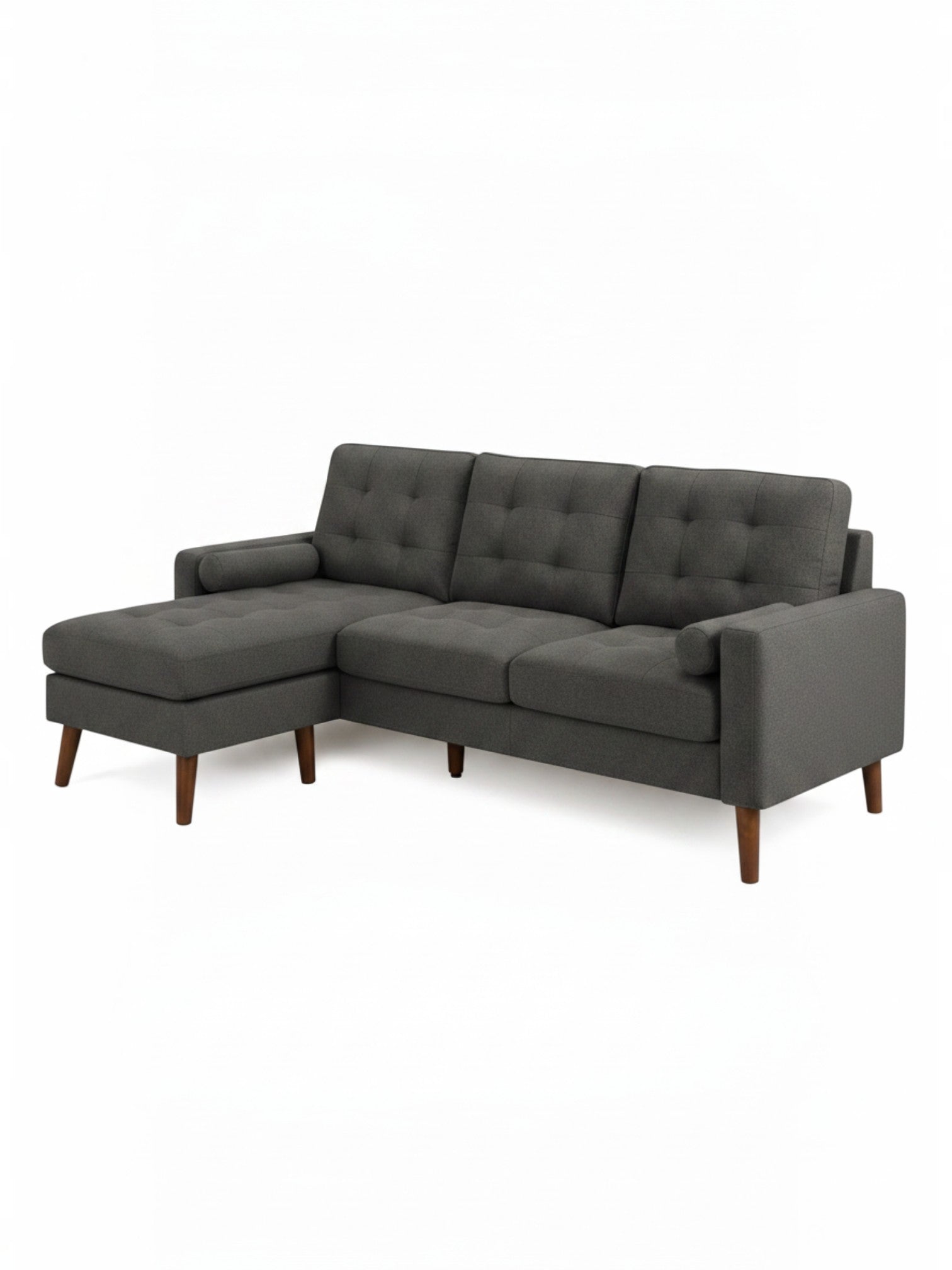 Sofa sectionnel Khamo gris foncé de TOCO Meubles avec méridienne, coussins capitonnés et pieds en bois effilés