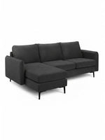 Sofa sectionnel gris foncé Mateo de TOCO Meubles avec méridienne et pieds noirs modernes