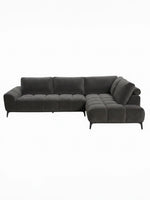 Sofa sectionnel Mathias gris foncé par TOCO Meubles avec assise capitonnée et pieds en métal noir