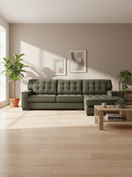 Sofa sectionnel Nino vert olive par TOCO Meubles dans un salon moderne avec parquet en bois clair