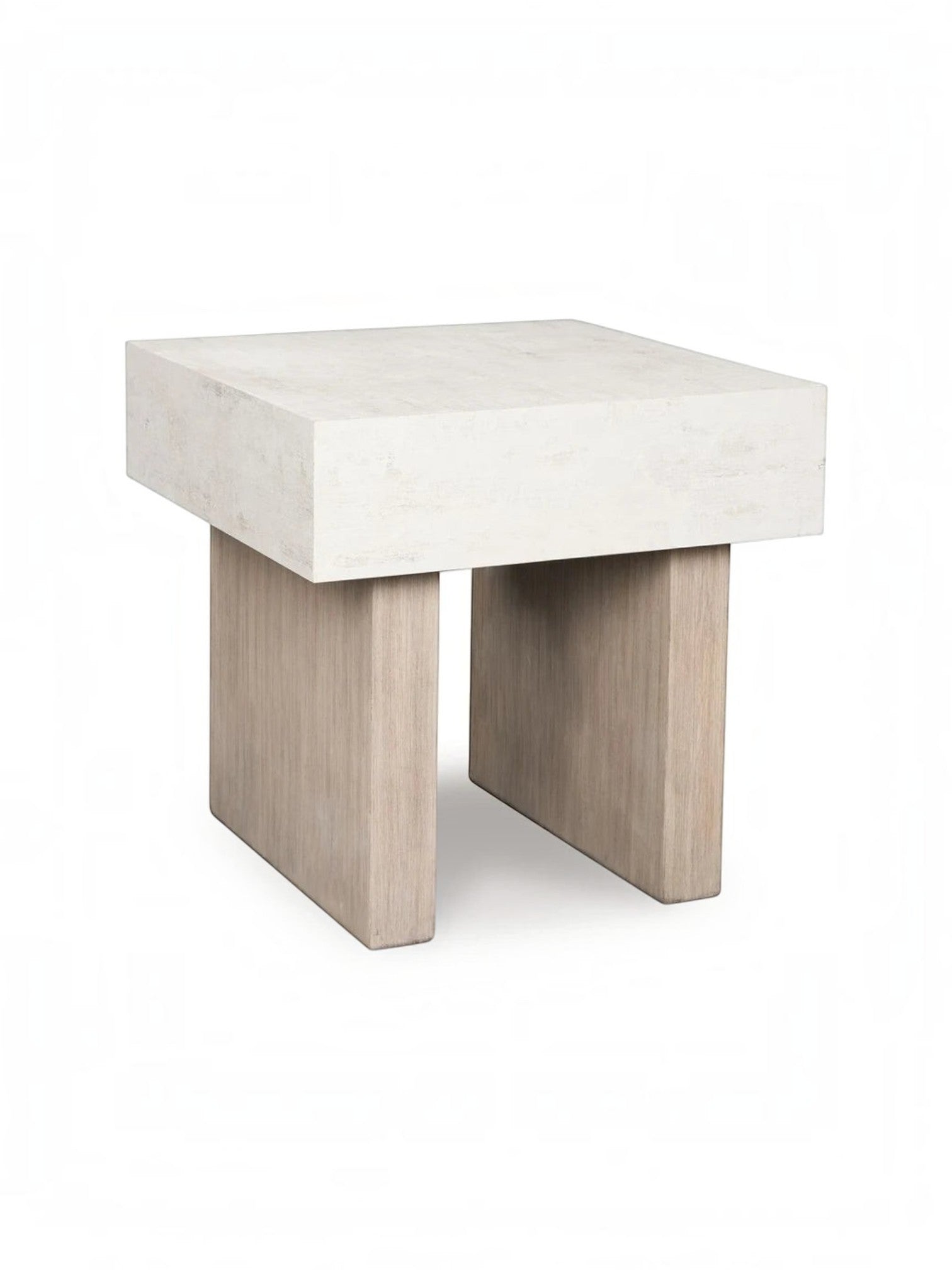 Table d'appoint Ulric par TOCO Meubles avec plateau carré en béton blanc et pieds robustes en bois clair