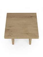 Table d'appoint carrée Kyo en bois naturel avec veinage apparent, vue de dessus, par TOCO Meubles