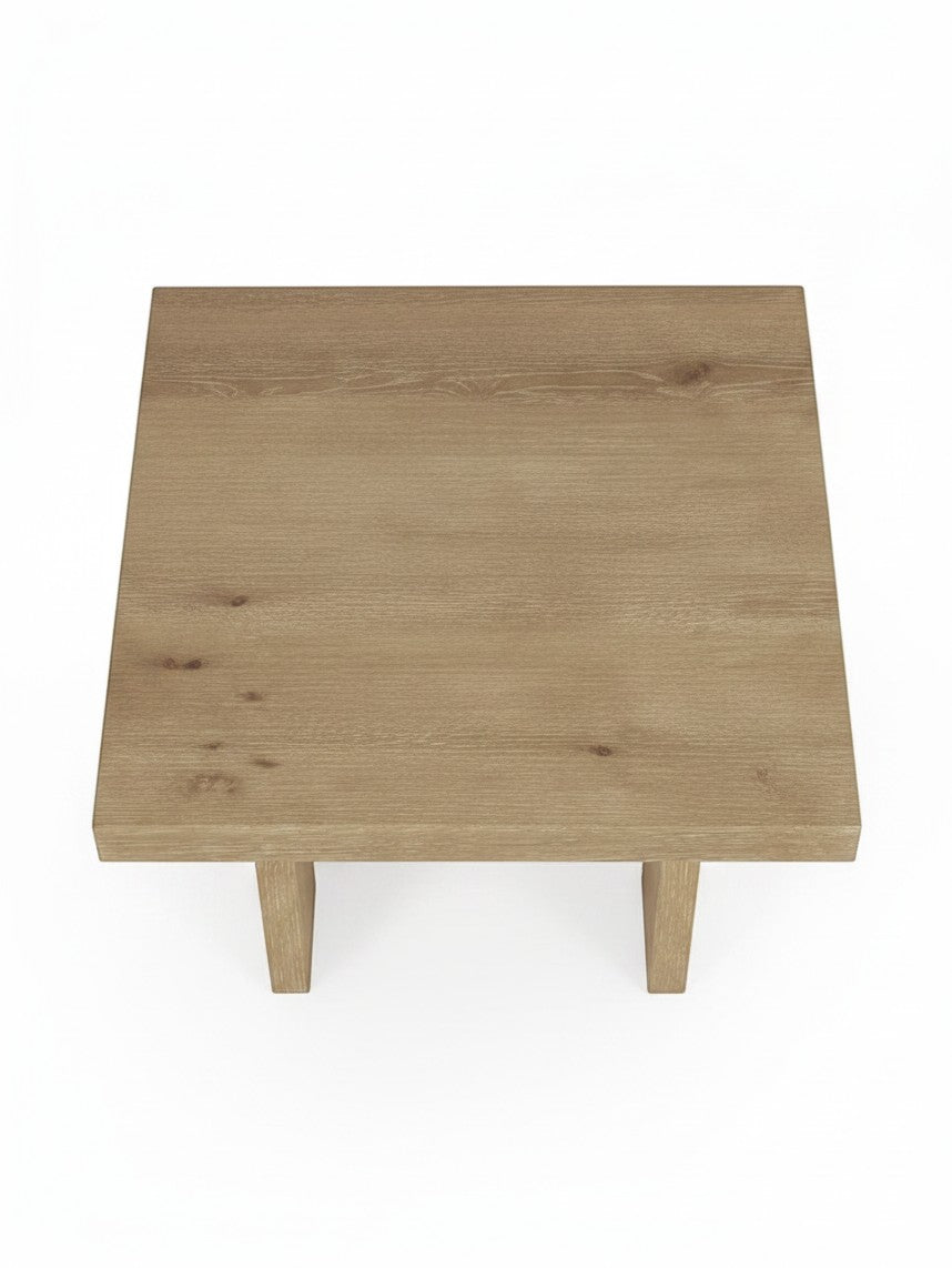 Table d'appoint carrée Kyo en bois naturel avec veinage apparent, vue de dessus, par TOCO Meubles