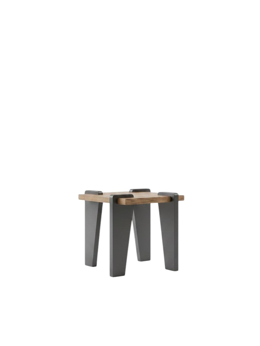 Table d'appoint Zenko TOCO Meubles avec plateau en bois naturel et pieds en métal gris au design minimaliste