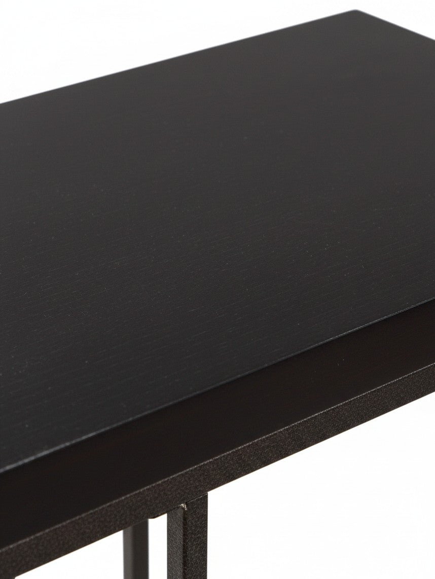 Table d'appoint Greg par TOCO Meubles avec plateau brun espresso effet bois et base en métal noir