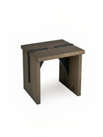 Table d'appoint Kandi TOCO Meubles en bois brun rustique avec des accents décoratifs en métal noir