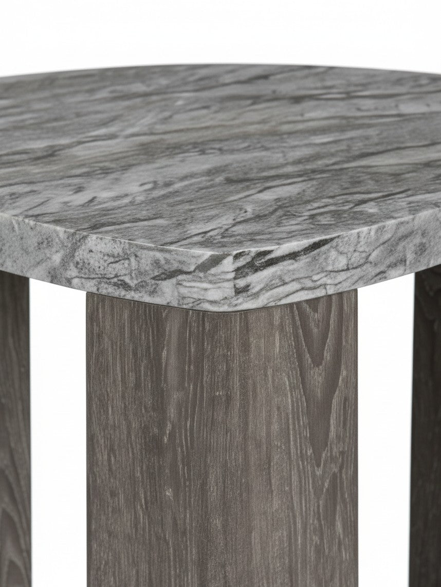 Table d'appoint triangulaire TOCO Meubles avec plateau effet marbre gris et pieds en bois brun texturé