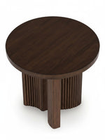 Table d'appoint ronde Cecilia par TOCO Meubles en bois foncé avec un pied central cannelé élégant