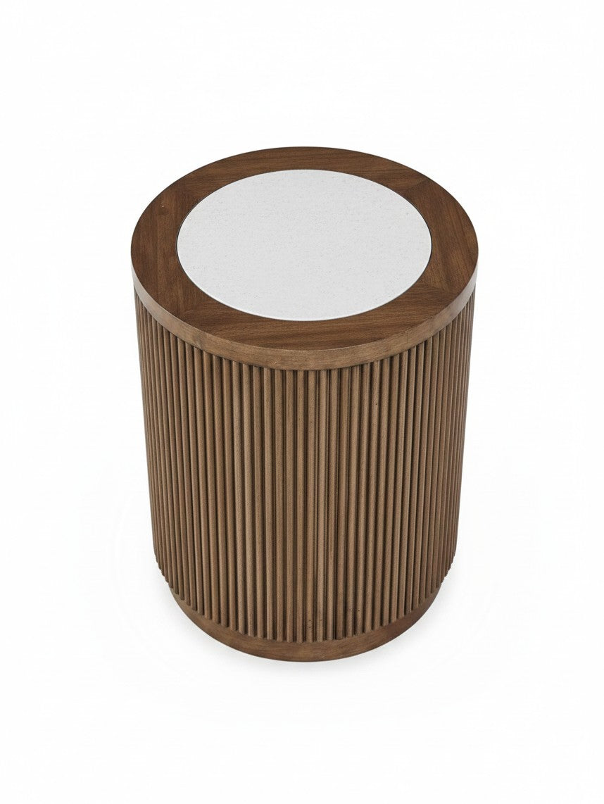 Table d'appoint ronde Hadona TOCO Meubles en bois cannelé avec plateau supérieur blanc