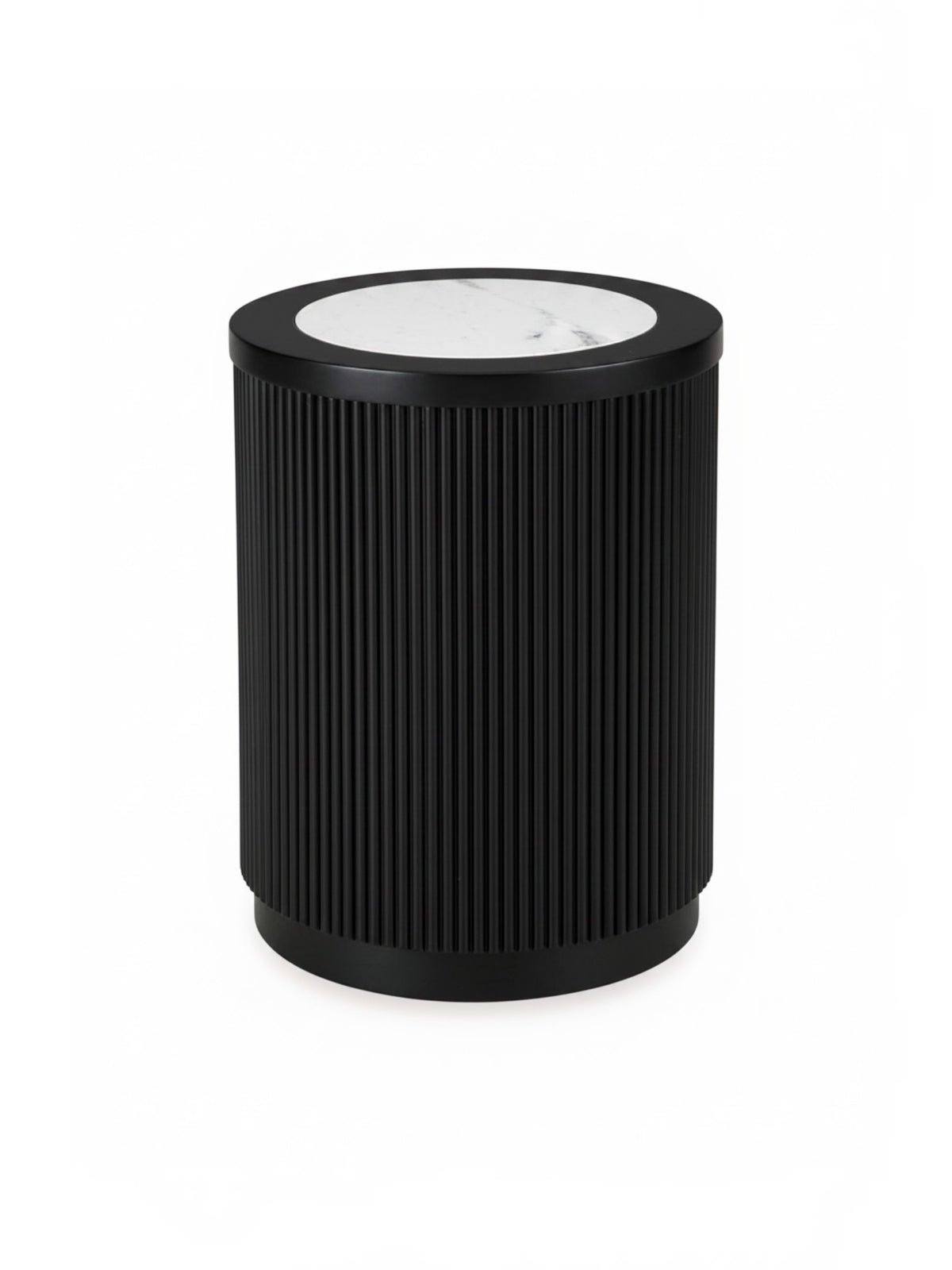 Table d'appoint ronde TOCO Meubles Rayma avec base noire cannelée et plateau en marbre blanc élégant
