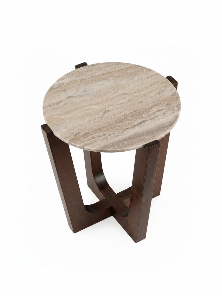 Table d'appoint ronde Tanido par TOCO Meubles avec plateau en pierre beige et base en bois brun foncé