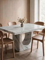 Table de salle à manger TOCO Meubles Aureli rectangulaire en composite blanc effet marbre avec base arquée sculpturale