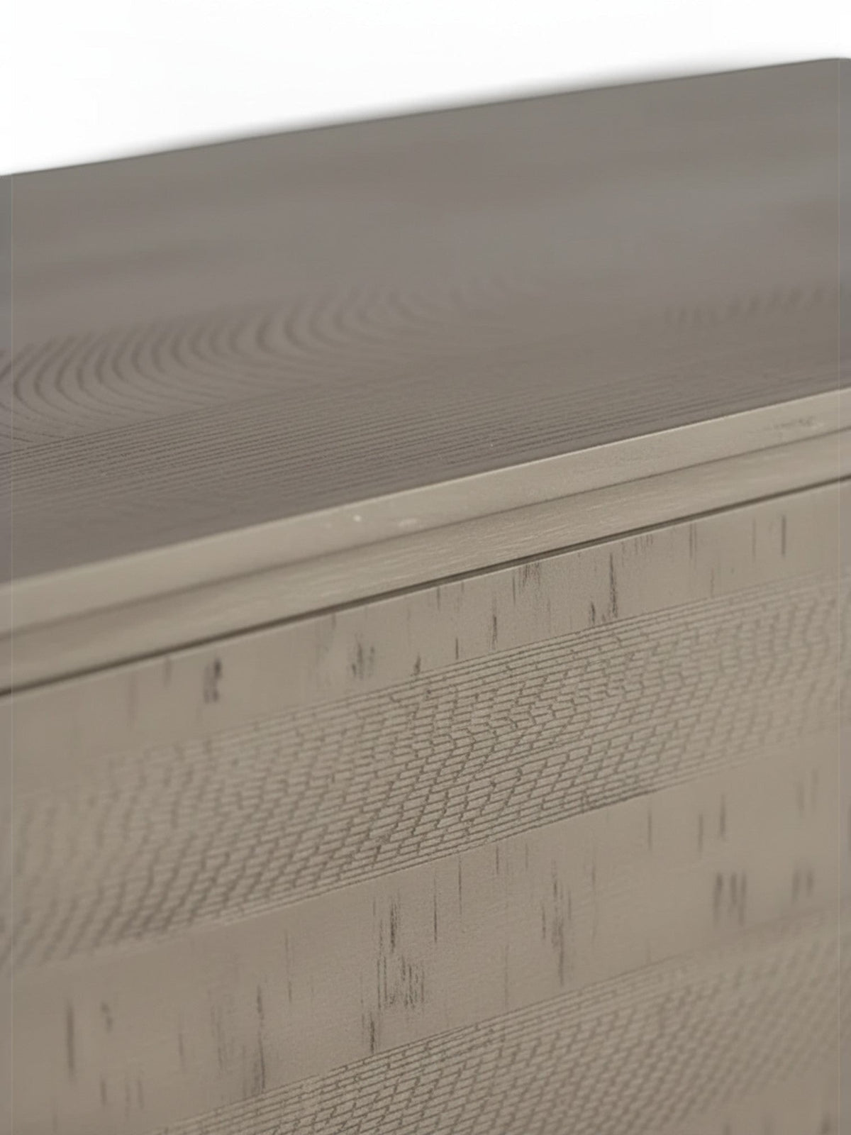 Gros plan sur la texture en bois d'orme ancien de la table basse Transformer TOCO Meubles aux finitions raffinées