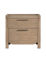 Table de chevet TOCO Meubles Samora en placage de hickory brun clair avec deux tiroirs et poignées en nickel