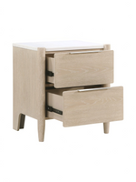 Table de chevet TOCO Meubles Laurent en placage de chêne clair avec dessus en marbre blanc et deux tiroirs