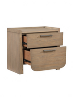 Table de chevet TOCO Meubles Samora en bois brun clair avec deux tiroirs et poignées en nickel
